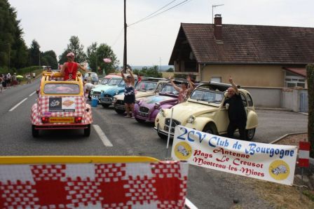 2CV Club sur la route du Tour